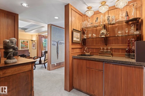 8 Valleyview Point(E), Edmonton, AB - Indoor