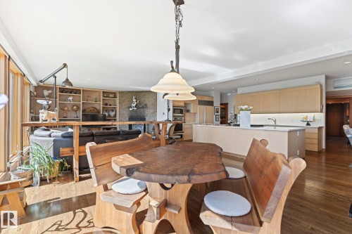 8 Valleyview Point(E), Edmonton, AB - Indoor Photo Showing Dining Room