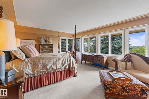 8 Valleyview Point(E), Edmonton, AB - Indoor Photo Showing Bedroom