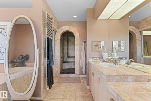 8 Valleyview Point(E), Edmonton, AB - Indoor Photo Showing Bathroom