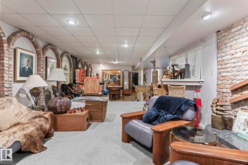 8 Valleyview Point(E), Edmonton, AB - Indoor