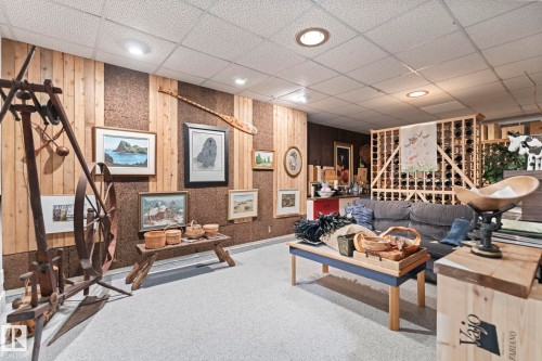 8 Valleyview Point(E), Edmonton, AB - Indoor Photo Showing Other Room