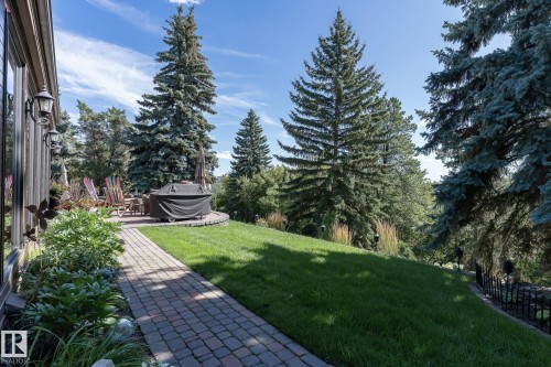 8 Valleyview Point(E), Edmonton, AB - Outdoor