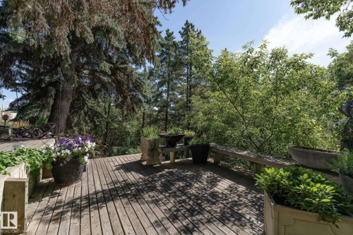 8 Valleyview Point(E), Edmonton, AB - Outdoor