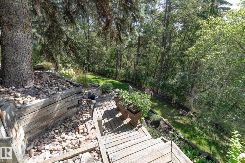 8 Valleyview Point(E), Edmonton, AB - Outdoor