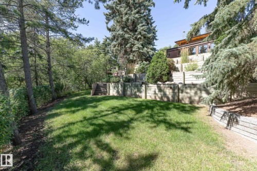 8 Valleyview Point(E), Edmonton, AB - Outdoor