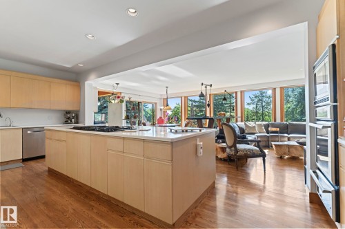 8 Valleyview Point(E), Edmonton, AB - Indoor Photo Showing Kitchen