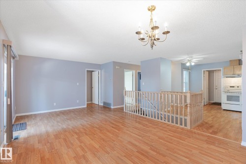 8160 27 Avenue, Edmonton, AB - Indoor Photo Showing Other Room