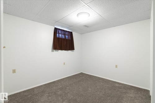 8160 27 Avenue, Edmonton, AB - Indoor Photo Showing Other Room