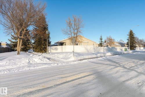 8160 27 Avenue, Edmonton, AB - Outdoor