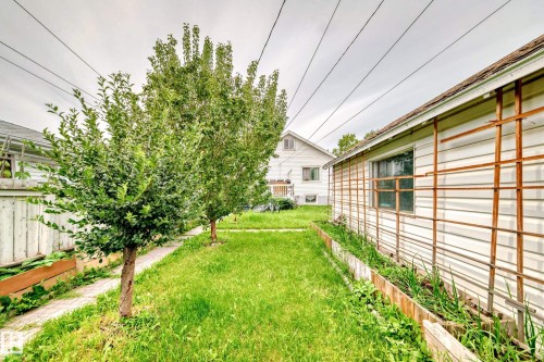 13111 65 Street, Edmonton, AB - Outdoor