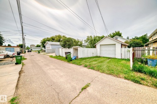 13111 65 Street, Edmonton, AB - Outdoor