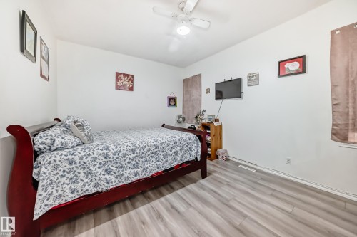13111 65 Street, Edmonton, AB - Indoor Photo Showing Bedroom