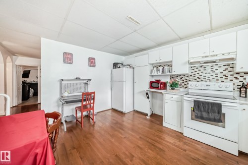 13111 65 Street, Edmonton, AB - Indoor Photo Showing Kitchen