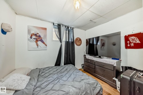 13111 65 Street, Edmonton, AB - Indoor Photo Showing Bedroom