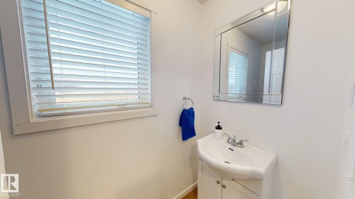 4934 50 Street, Buck Creek, AB - Indoor Photo Showing Bathroom