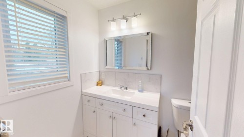 4934 50 Street, Buck Creek, AB - Indoor Photo Showing Bathroom