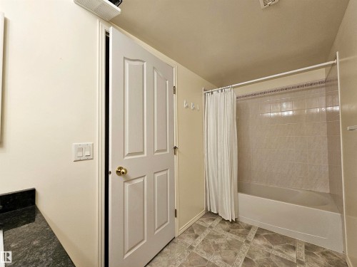 27 Edward Way, St. Albert, AB - Indoor