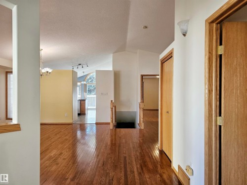 27 Edward Way, St. Albert, AB - Indoor Photo Showing Other Room