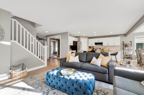 17437 5A Avenue, Edmonton, AB - Indoor Photo Showing Living Room