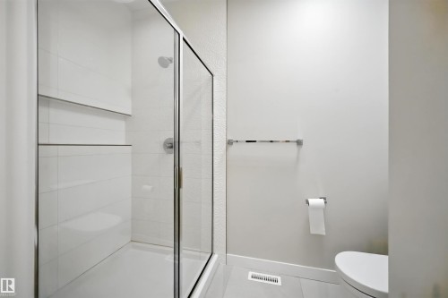 2620 Wheaton Close, Edmonton, AB - Indoor Photo Showing Bathroom