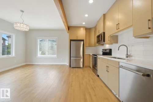 2620 Wheaton Close, Edmonton, AB - Indoor Photo Showing Kitchen