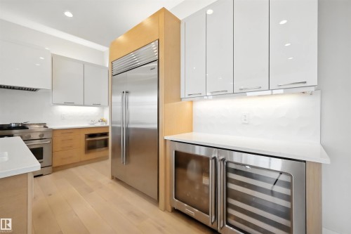 2620 Wheaton Close, Edmonton, AB - Indoor Photo Showing Kitchen With Upgraded Kitchen