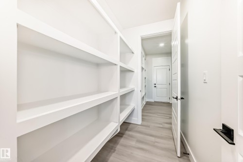 4 Edgefield Way, St. Albert, AB - Indoor