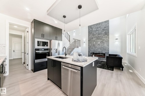 4 Edgefield Way, St. Albert, AB - Indoor Photo Showing Kitchen With Double Sink With Upgraded Kitchen