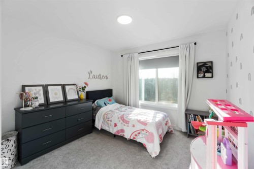 86 Horton Way, Ardrossan, AB - Indoor Photo Showing Bedroom