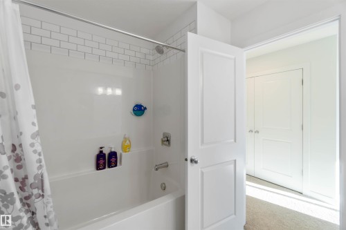 86 Horton Way, Ardrossan, AB - Indoor Photo Showing Bathroom