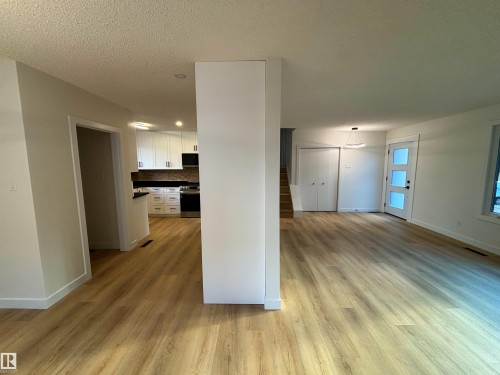 11744 37 Avenue, Edmonton, AB - Indoor Photo Showing Other Room