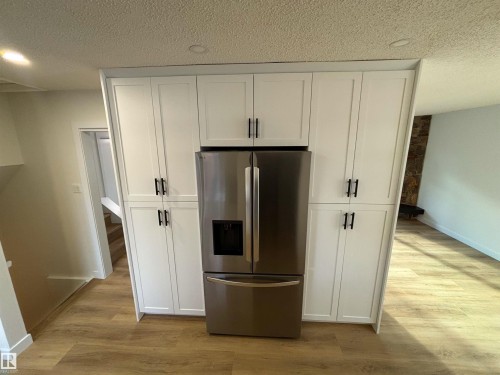 11744 37 Avenue, Edmonton, AB - Indoor Photo Showing Kitchen