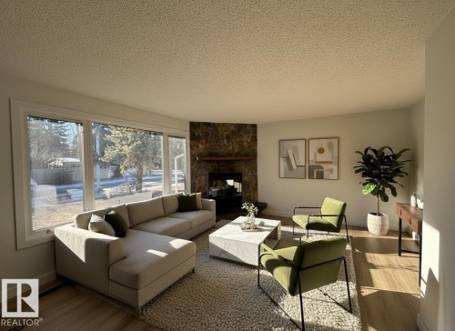 11744 37 Avenue, Edmonton, AB - Indoor Photo Showing Living Room