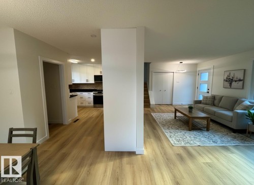 11744 37 Avenue, Edmonton, AB - Indoor Photo Showing Living Room