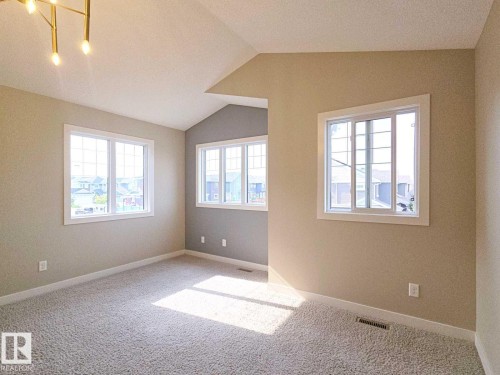 16707 18 Avenue, Edmonton, AB - Indoor Photo Showing Other Room