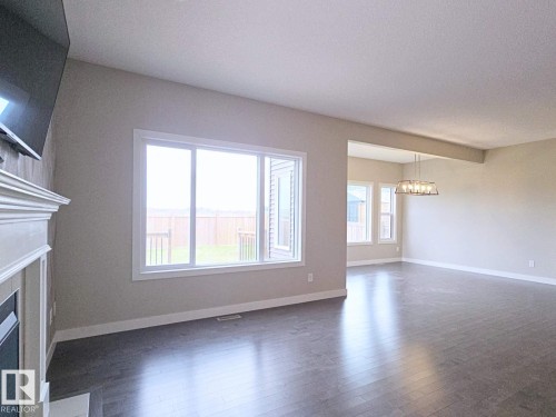 16707 18 Avenue, Edmonton, AB - Indoor Photo Showing Other Room