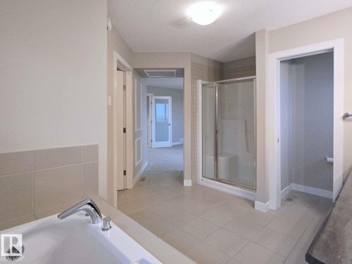 16707 18 Avenue, Edmonton, AB - Indoor Photo Showing Bathroom