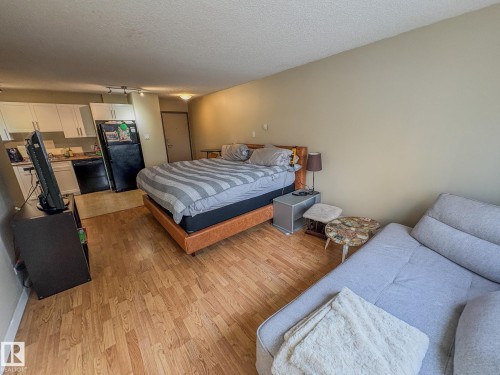 802 9710 105 Street, Edmonton, AB - Indoor Photo Showing Bedroom