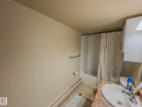 802 9710 105 Street, Edmonton, AB - Indoor Photo Showing Bathroom