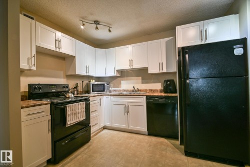 802 9710 105 Street, Edmonton, AB - Indoor Photo Showing Kitchen