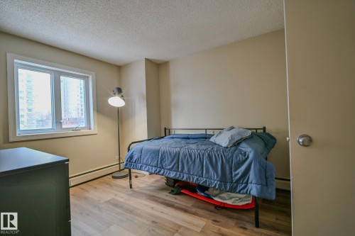 802 9710 105 Street, Edmonton, AB - Indoor Photo Showing Bedroom