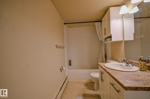 802 9710 105 Street, Edmonton, AB - Indoor Photo Showing Bathroom