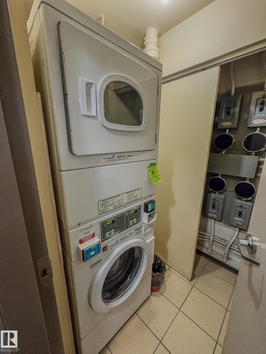 802 9710 105 Street, Edmonton, AB - Indoor Photo Showing Laundry Room