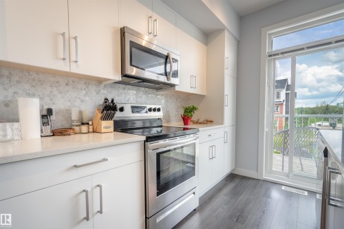1085 Gault Boulevard, Edmonton, AB - Indoor Photo Showing Kitchen With Stainless Steel Kitchen With Upgraded Kitchen