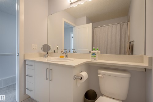 1085 Gault Boulevard, Edmonton, AB - Indoor Photo Showing Bathroom