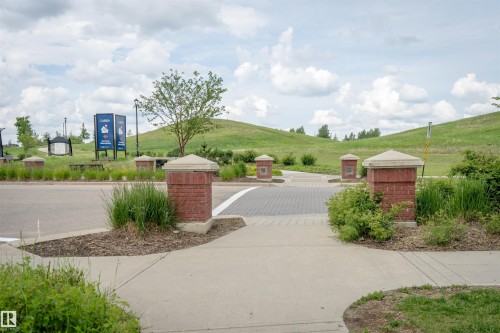 1085 Gault Boulevard, Edmonton, AB - Outdoor