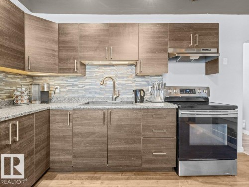 12915 116 Street, Edmonton, AB - Indoor Photo Showing Kitchen With Double Sink With Upgraded Kitchen
