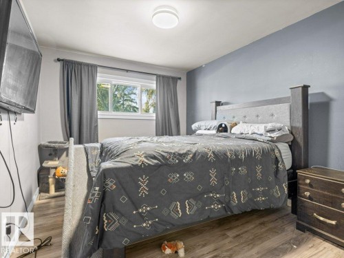 12915 116 Street, Edmonton, AB - Indoor Photo Showing Bedroom