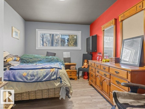 12915 116 Street, Edmonton, AB - Indoor Photo Showing Bedroom